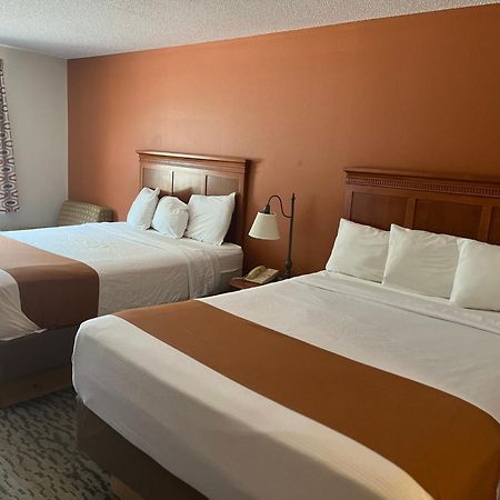 Regency Inn & Suites Anoka Exterior photo