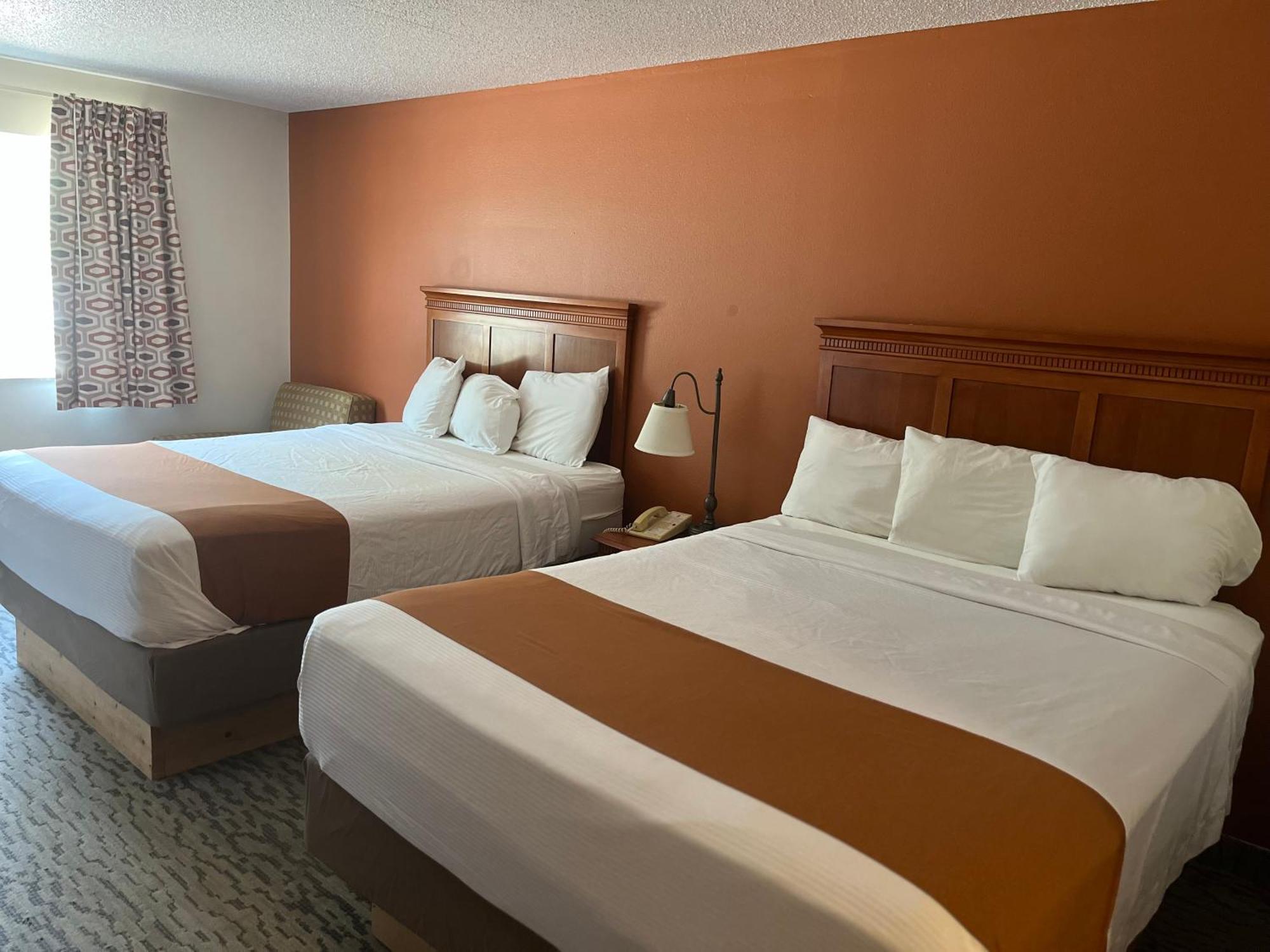 Regency Inn & Suites Anoka Exterior photo