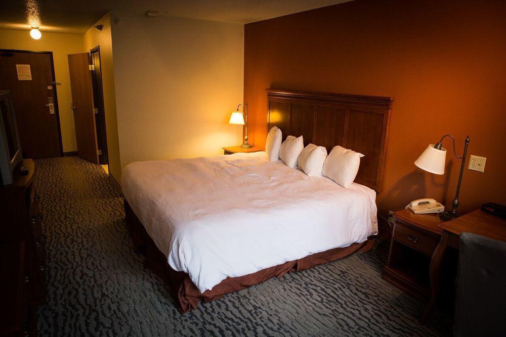 Regency Inn & Suites Anoka Exterior photo
