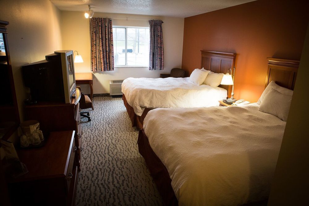Regency Inn & Suites Anoka Exterior photo